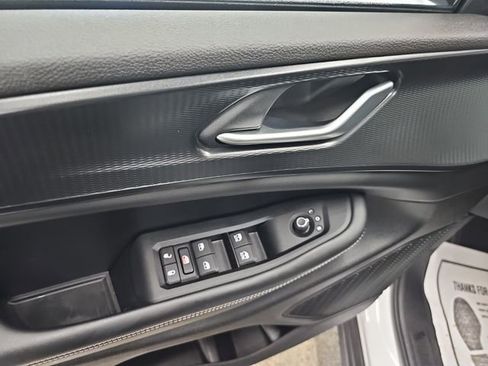 Used 2023 Jeep Grand Cherokee L Altitude image 11