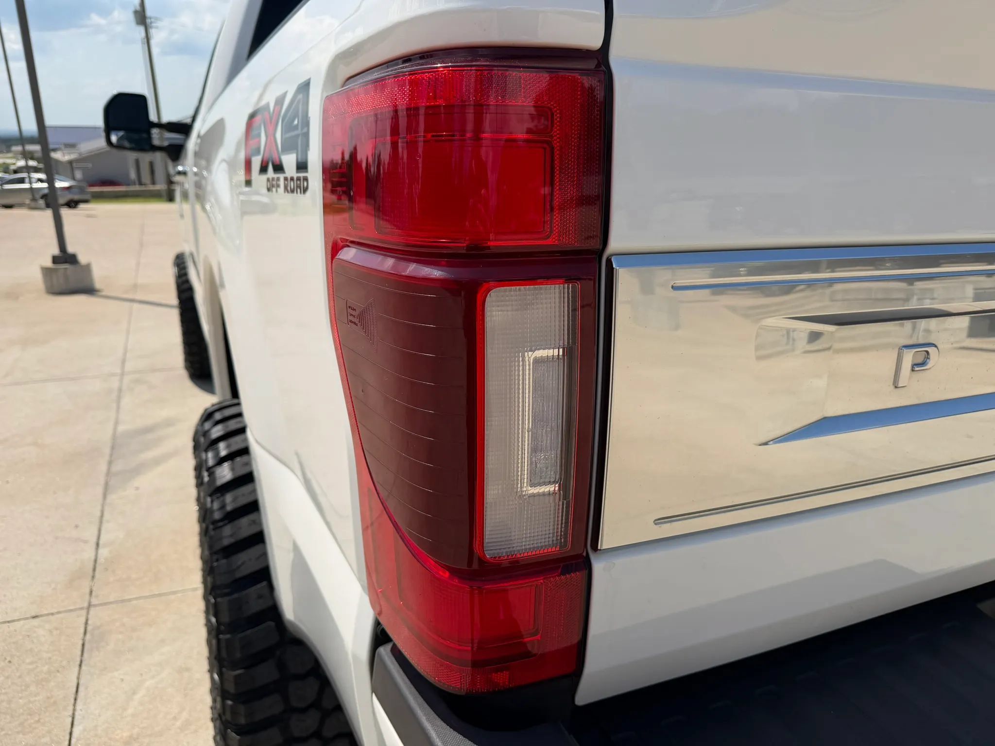 Used 2020 Ford F350 Platinum w/ FX4 Off-Road Package AWD/4WD image 70