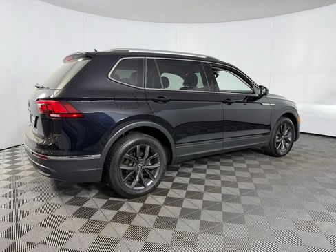 Used 2022 Volkswagen Tiguan SE FWD image 8