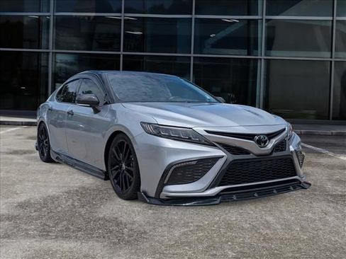 Used 2022 Toyota Camry XSE FWD image 2
