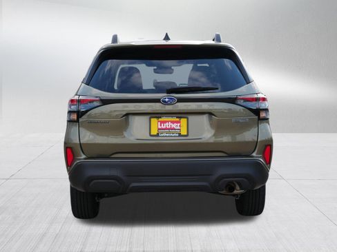Used 2025 Subaru Forester Premium AWD/4WD image 6
