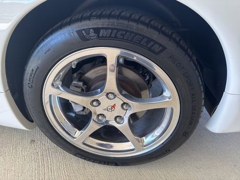 Used 2002 Chevrolet Corvette Convertible w/ Preferred Equipment Group1 image 41