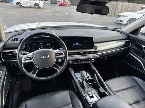 Used 2025 Kia Telluride S AWD/4WD image 38