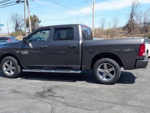 Used 2017 RAM 1500 Express AWD/4WD image 16