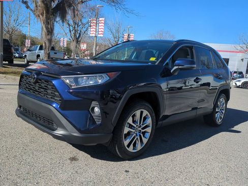 Certified 2021 Toyota RAV4 XLE Premium image 2