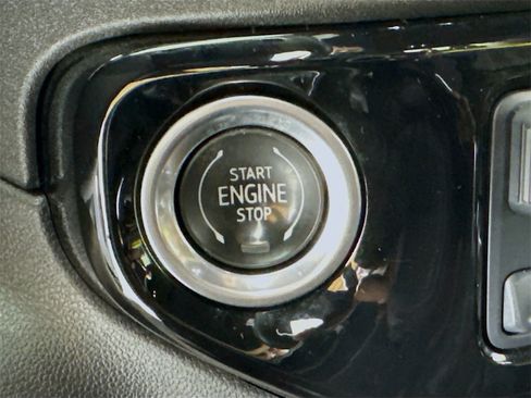 Used 2023 Chevrolet Silverado 1500 High Country w/ High Country Premium Package image 34