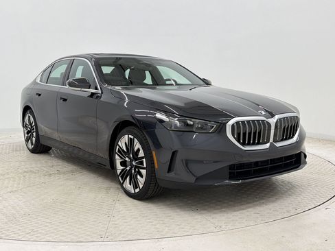New 2026 BMW 530i w/ Premium Package RWD image 7