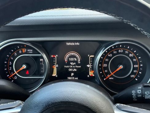 Used 2018 Jeep Wrangler Unlimited Sahara image 20