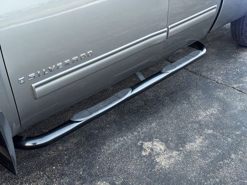 Used 2009 Chevrolet Silverado 1500 LT w/ Power Pack Plus AWD/4WD image 9