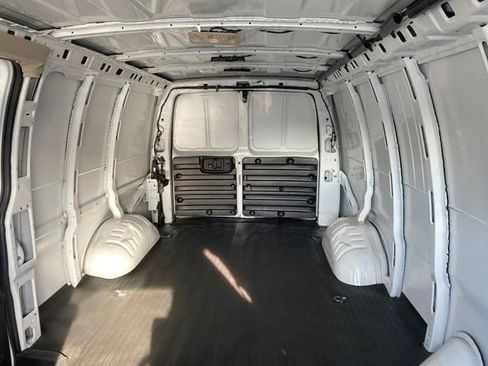 Used 2024 GMC Savana 2500 Extended w/ Driver Convenience Package image 14