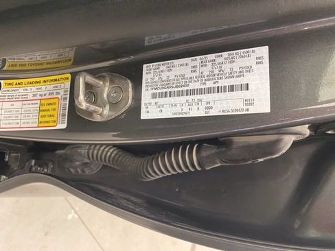 Used 2025 Ford Escape Active AWD/4WD image 37