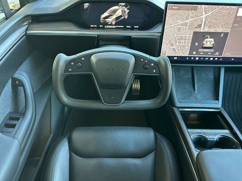 Used 2022 Tesla Model X image 18