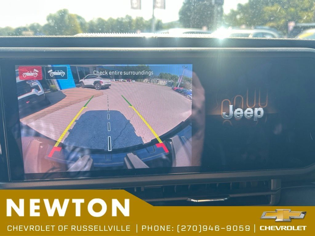 Used 2024 Jeep Wrangler Unlimited Rubicon w/ Technology Group AWD/4WD image 6
