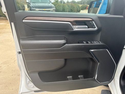 Used 2023 Chevrolet Silverado 1500 RST image 4