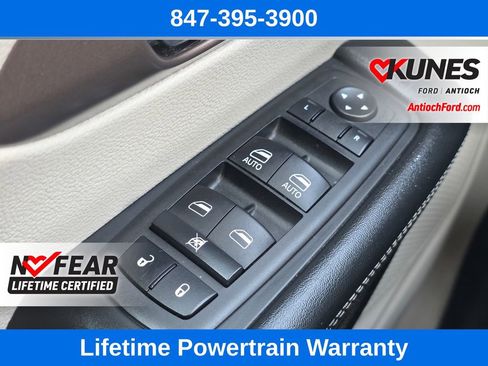 Used 2022 Chrysler Voyager LX image 37