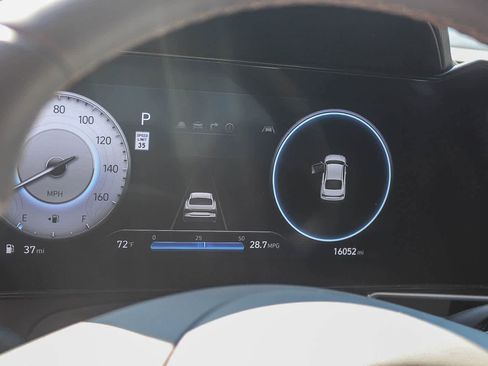 Certified 2024 Hyundai Elantra SEL w/ Convenience Package image 29