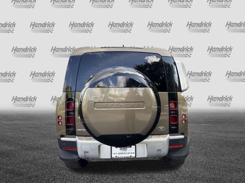 Used 2023 Land Rover Defender 110 S AWD/4WD image 9