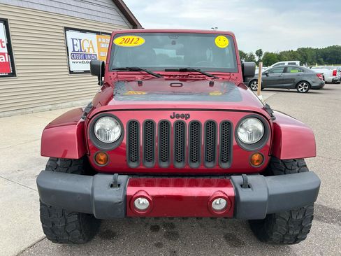 Used 2012 Jeep Wrangler Unlimited Sahara AWD/4WD image 2