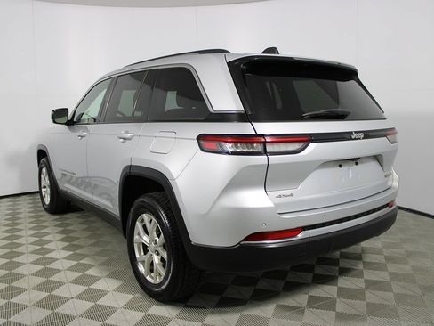 Used 2023 Jeep Grand Cherokee Limited AWD/4WD image 34
