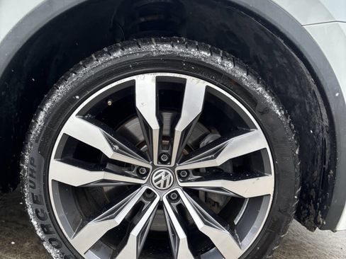 Used 2020 Volkswagen Tiguan SEL Premium R-Line w/ 3rd Row Seat Package AWD/4WD image 18