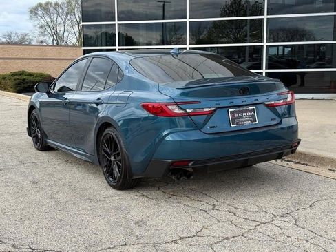 Used 2025 Toyota Camry SE w/ Convenience Package FWD image 5