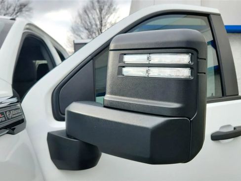 Used 2024 GMC Sierra 2500 Pro w/ Convenience Package image 6