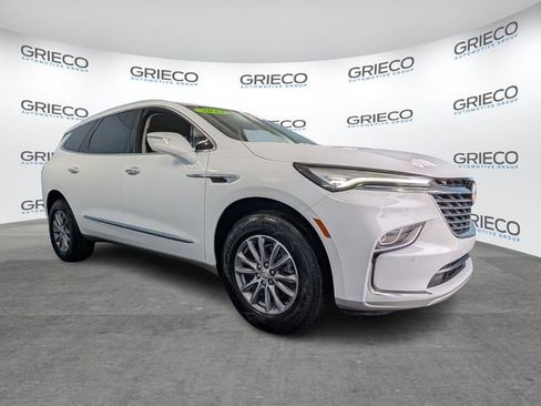 Used 2023 Buick Enclave Essence image 1