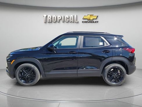 New 2026 Chevrolet TrailBlazer LT w/ Midnight Edition FWD image 2