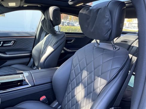 Used 2025 Mercedes-Benz S 580 S 580 image 16