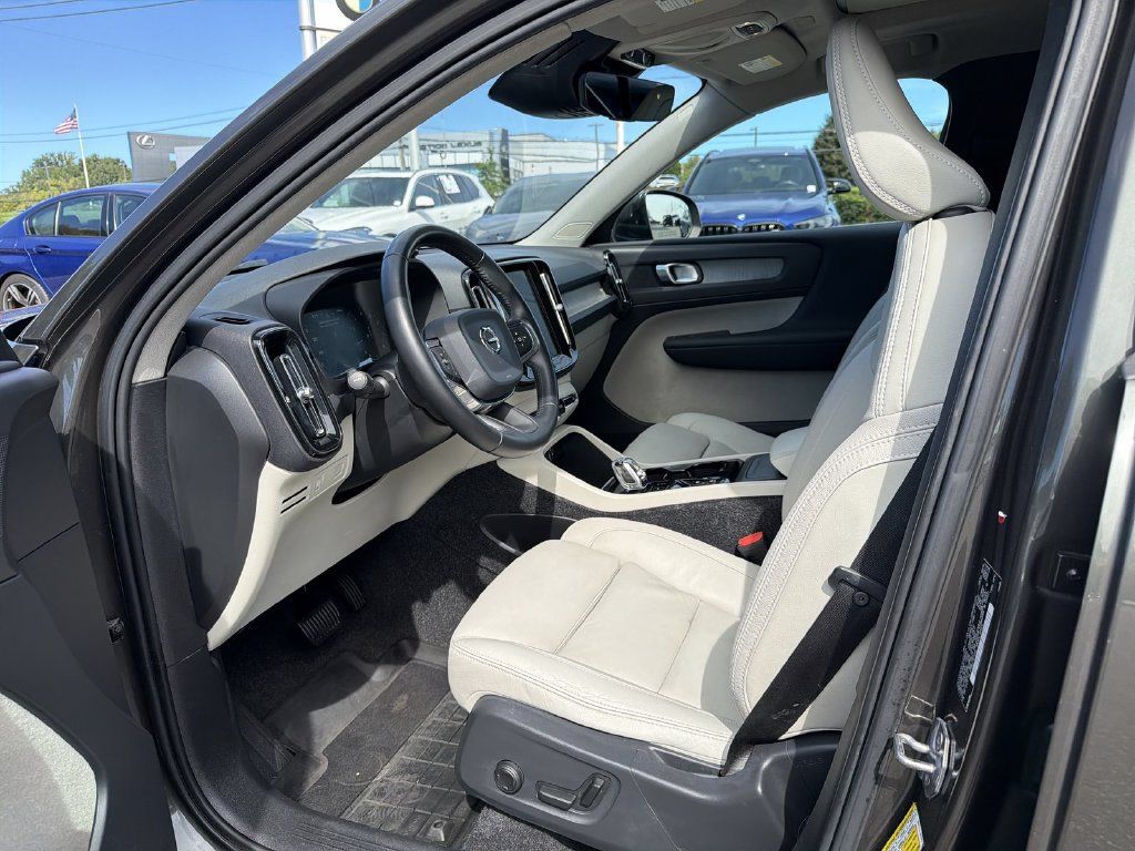 Used 2019 Volvo XC40 T5 Inscription AWD/4WD image 10