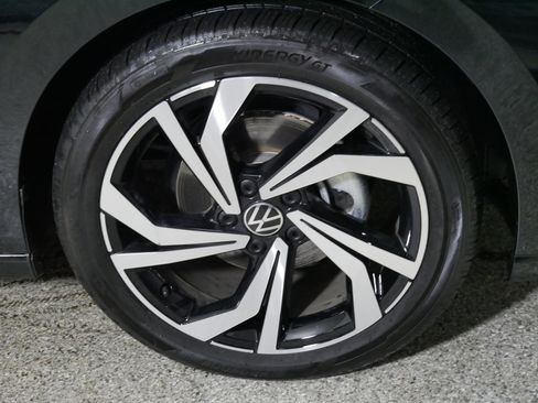 Certified 2025 Volkswagen Jetta SEL image 15