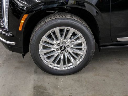 New 2026 Cadillac Escalade Luxury image 9