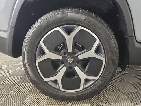 Used 2024 Rivian R1T Adventure AWD/4WD image 11
