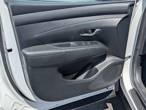 Used 2025 Hyundai Tucson SE image 10