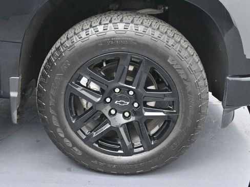 Used 2024 Chevrolet Silverado 1500 Custom w/ Turbomax Blackout Package image 30