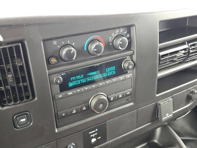 Used 2025 Chevrolet Express 2500 w/ Driver Convenience Package RWD image 22