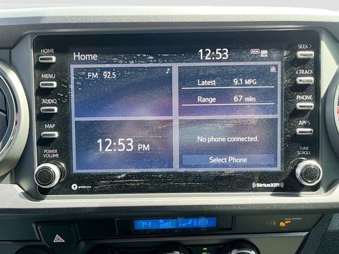 Used 2022 Toyota Tacoma TRD Sport w/ Technology Package image 15