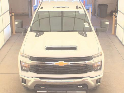Used 2024 Chevrolet Silverado 3500 LT w/ Texas Edition image 2