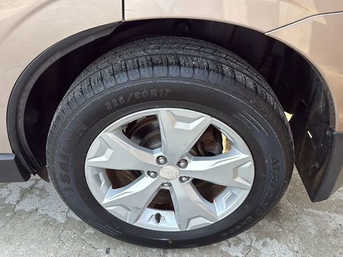Used 2015 Subaru Forester 2.5i Limited AWD/4WD image 38