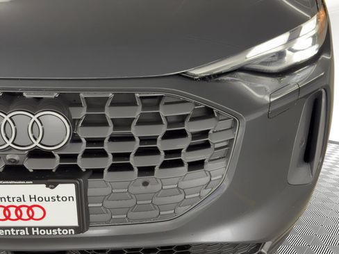 New 2026 Audi Q5 Premium image 11