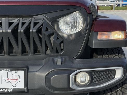 Used 2021 Jeep Gladiator Sport image 9