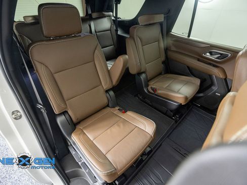 Used 2023 Chevrolet Tahoe High Country AWD/4WD image 40