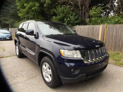 Used 2012 Jeep Grand Cherokee Laredo AWD/4WD image 9