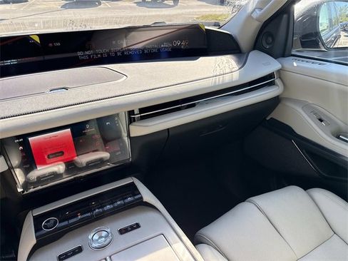 New 2025 Lincoln Navigator Reserve image 15