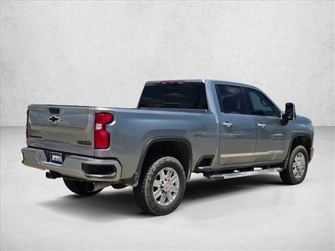 Used 2024 Chevrolet Silverado 2500 High Country w/ High Country Premium Package AWD/4WD image 5