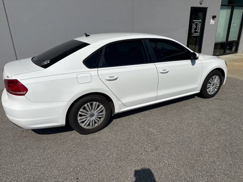 Used 2015 Volkswagen Passat 1.8T S FWD image 8