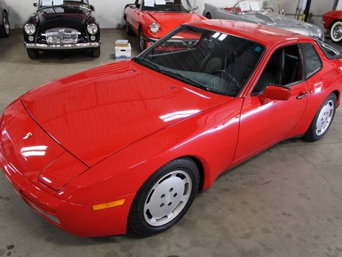 Used 1987 Porsche 944 Turbo RWD image 16