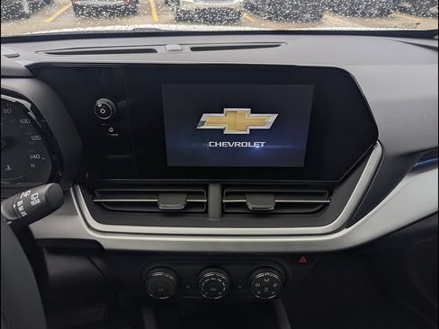 New 2026 Chevrolet Trax LS w/ LS Convenience Package FWD image 22