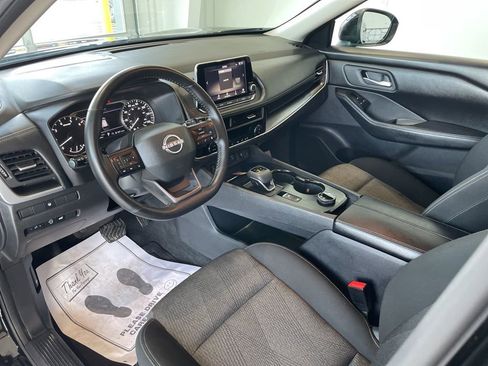 Used 2025 Nissan Rogue SV AWD/4WD image 9