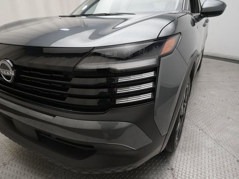 Certified 2025 Nissan Kicks SV image 22